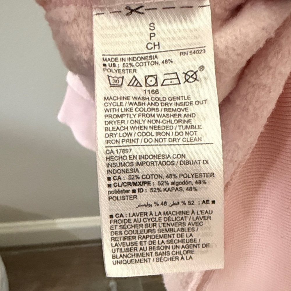 Old Navy Cream Fleece Navidad Sweatshirt - Picture 5 of 5